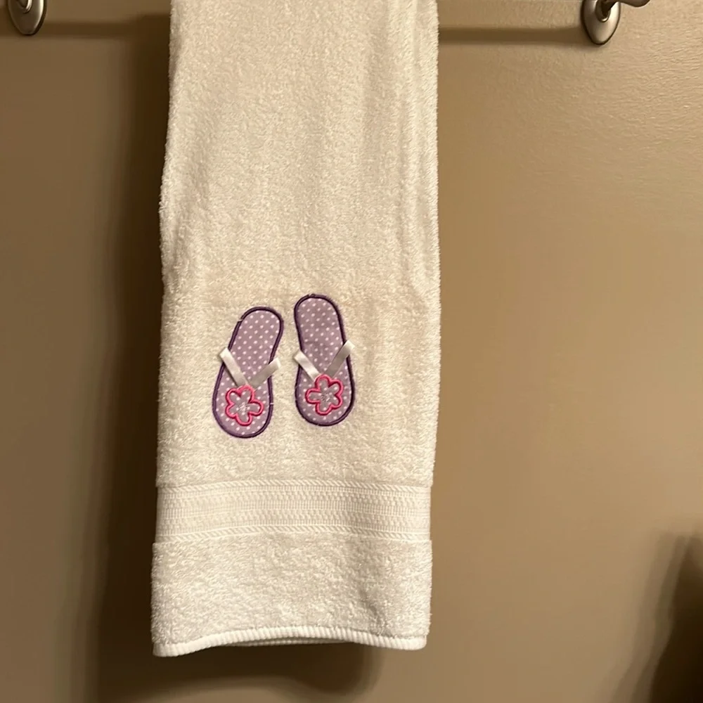 Flip flop bath towel